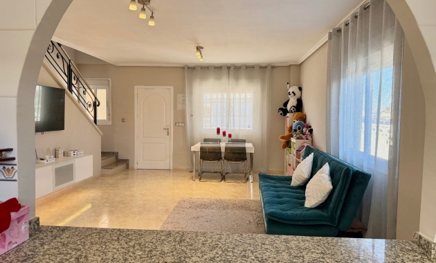 Herverkoop - Semi Detached Villa -
Ciudad Quesada - Doña Pepa