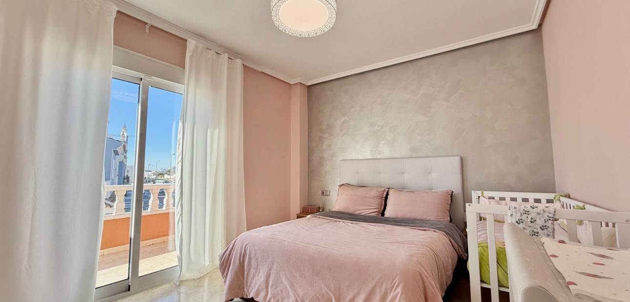 Herverkoop - Semi Detached Villa -
Ciudad Quesada - Doña Pepa