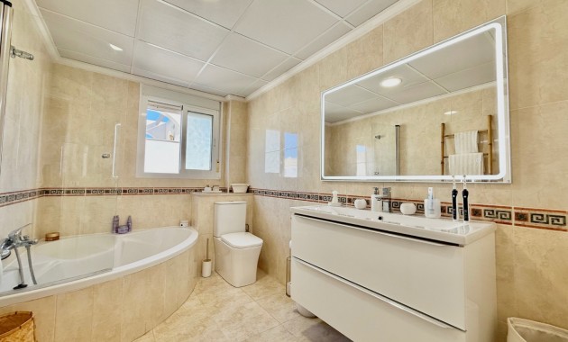 Herverkoop - Semi Detached Villa -
Ciudad Quesada - Doña Pepa