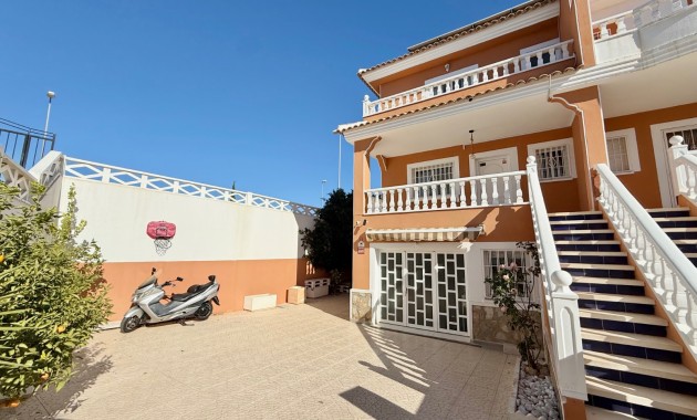 Herverkoop - Semi Detached Villa -
Ciudad Quesada - Doña Pepa