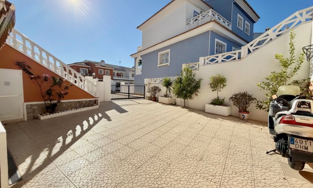 Herverkoop - Semi Detached Villa -
Ciudad Quesada - Doña Pepa