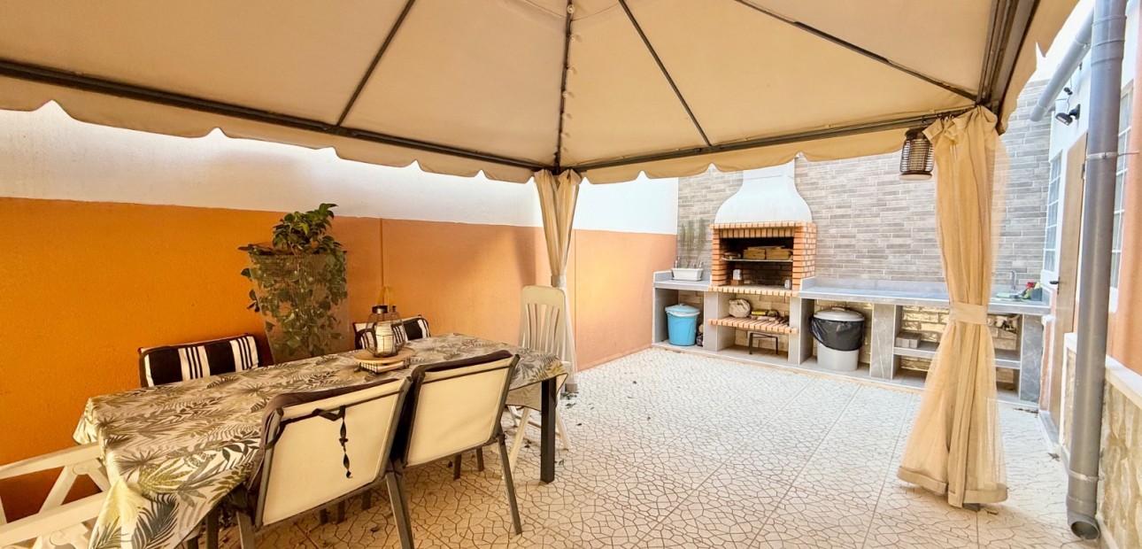 Herverkoop - Semi Detached Villa -
Ciudad Quesada - Doña Pepa