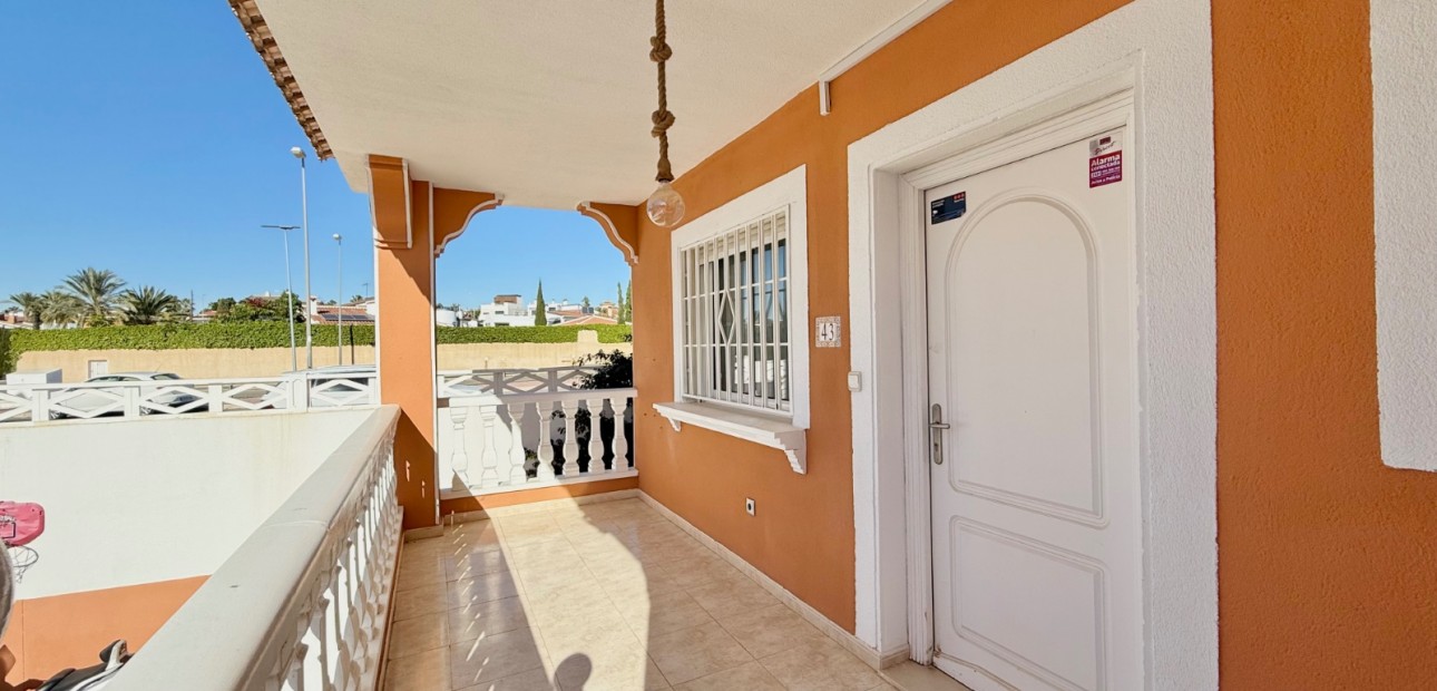 Herverkoop - Semi Detached Villa -
Ciudad Quesada - Doña Pepa