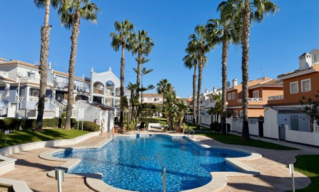 Herverkoop - Semi Detached Villa -
Ciudad Quesada - Doña Pepa