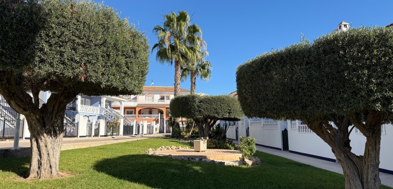 Herverkoop - Semi Detached Villa -
Ciudad Quesada - Doña Pepa