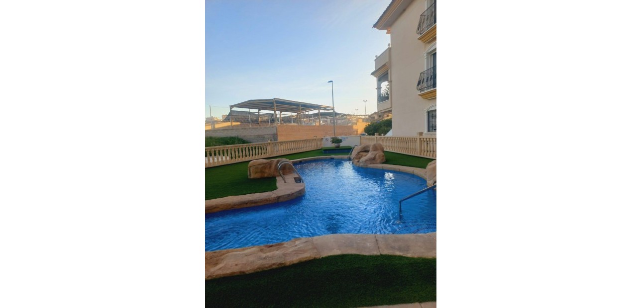 Sale - Bungalow -
San Miguel de Salinas - Pueblo 9