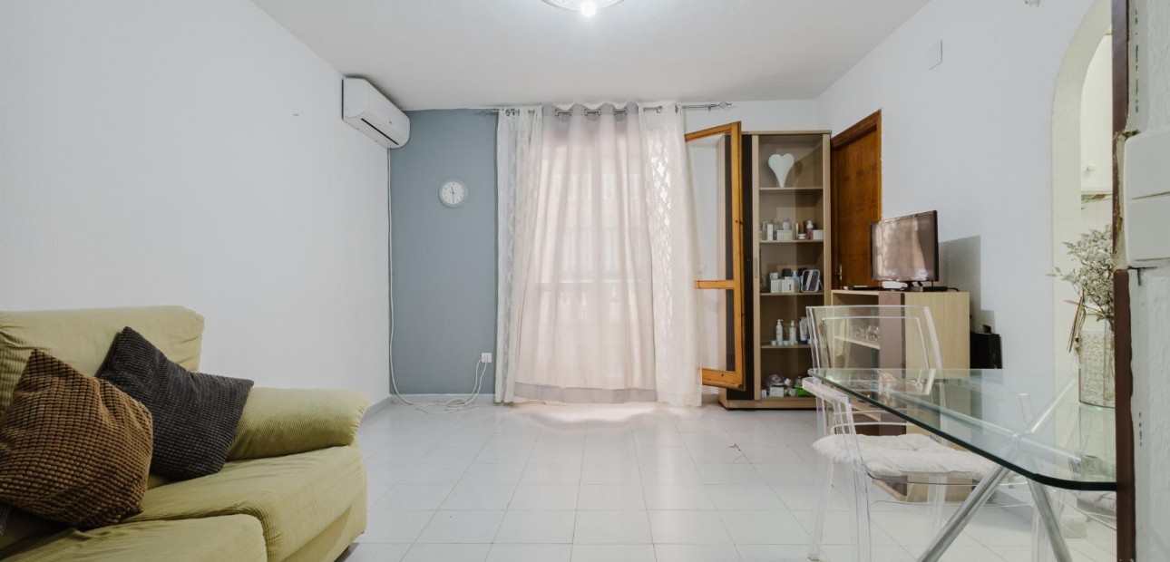 Sale - Apartment / flat -
Torrevieja - Acequion