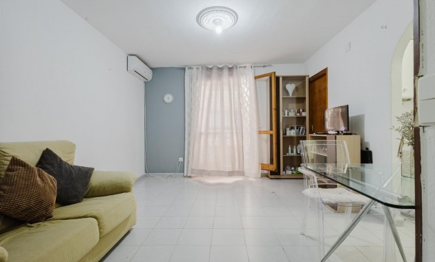 Sale - Apartment / flat -
Torrevieja - Acequion