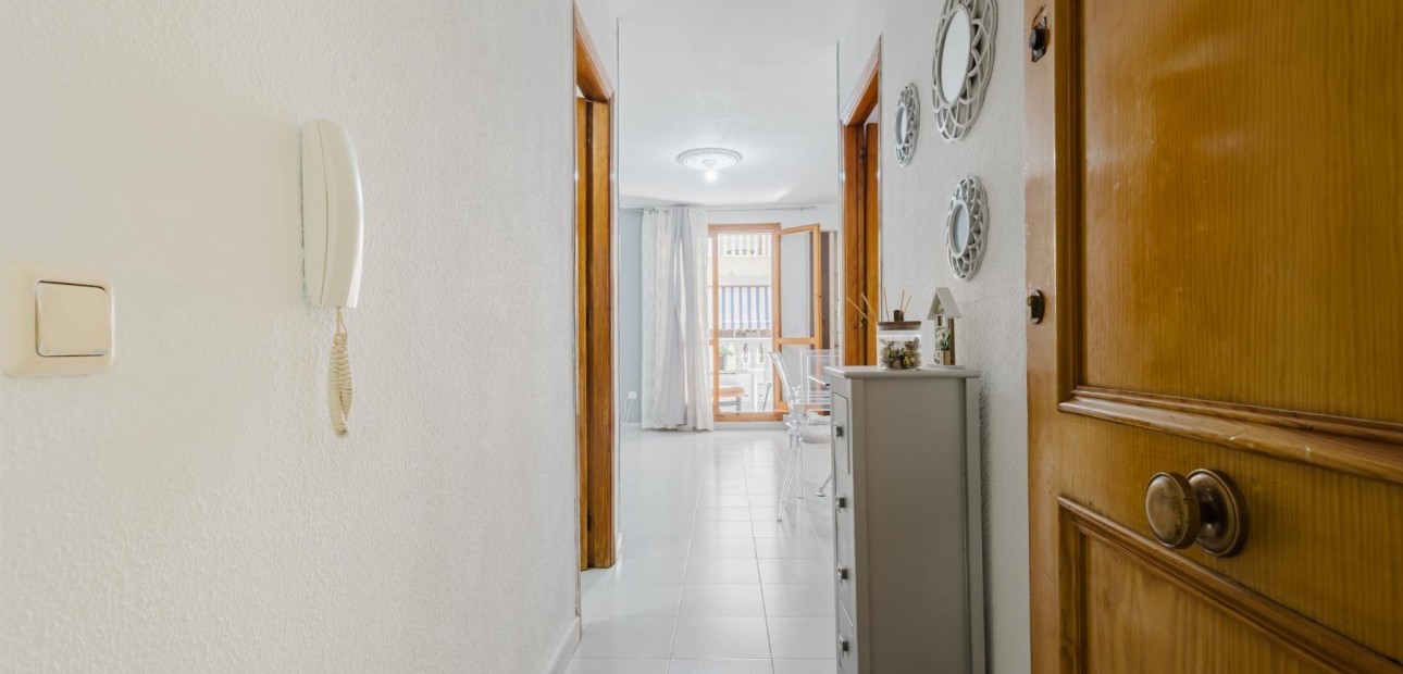 Sale - Apartment / flat -
Torrevieja - Acequion