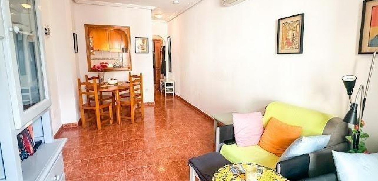Sale - Apartment / flat -
Torrevieja - Centro