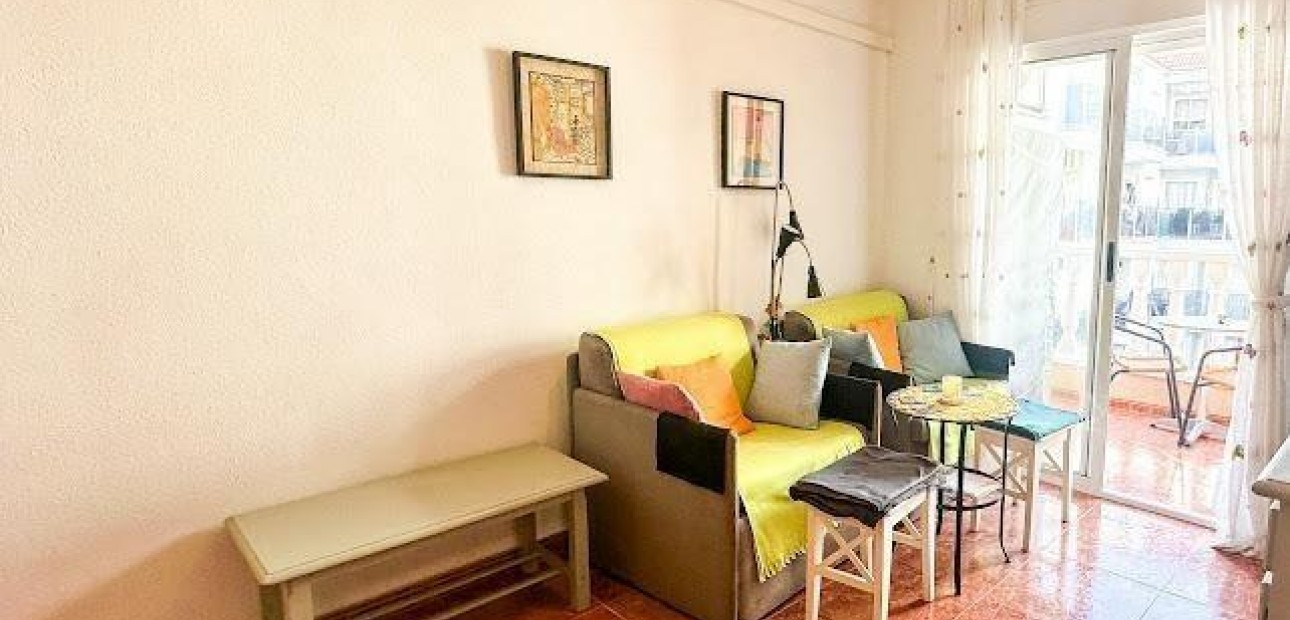 Sale - Apartment / flat -
Torrevieja - Centro