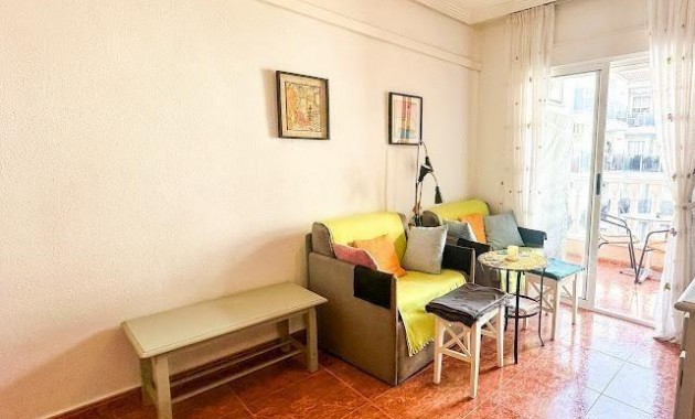 Sale - Apartment / flat -
Torrevieja - Centro