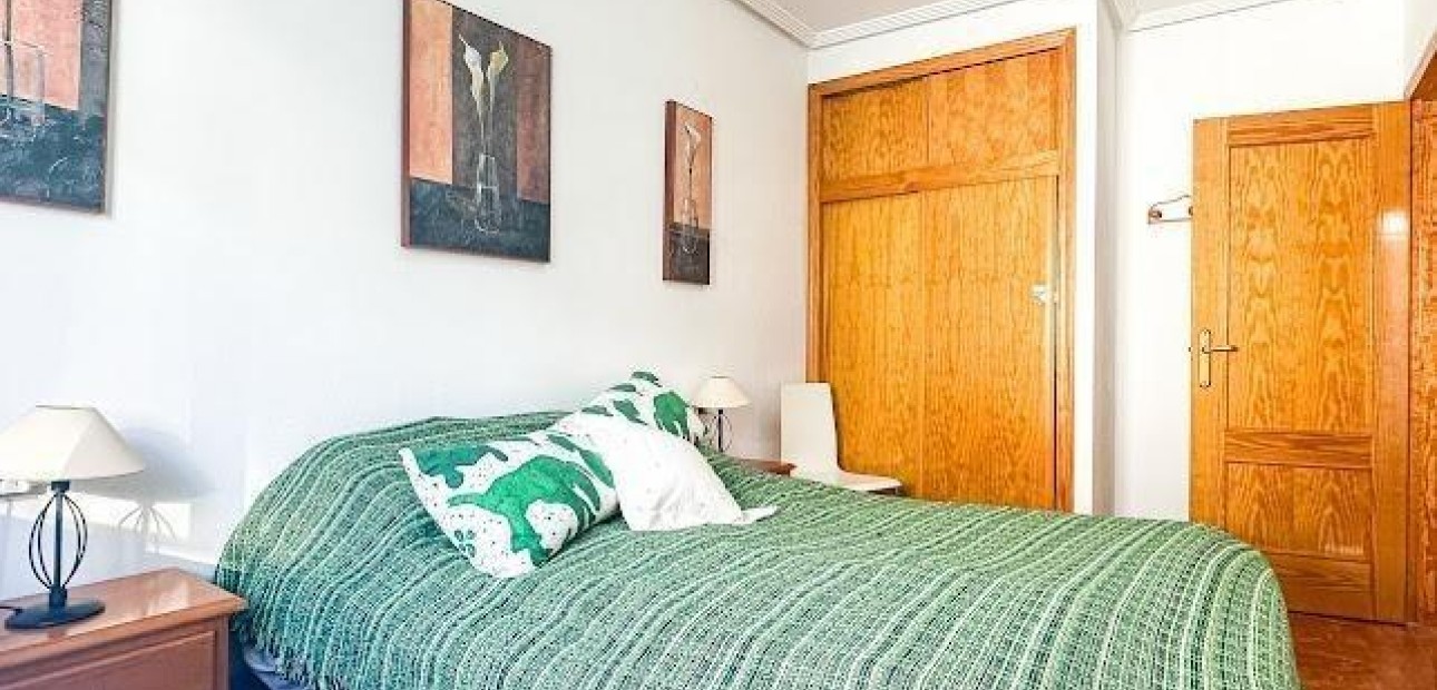 Sale - Apartment / flat -
Torrevieja - Centro