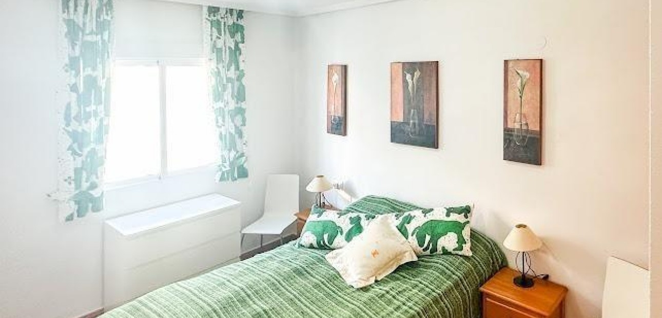 Sale - Apartment / flat -
Torrevieja - Centro