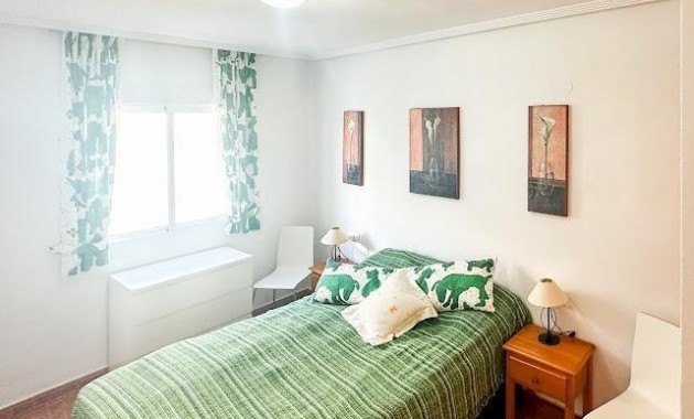 Sale - Apartment / flat -
Torrevieja - Centro