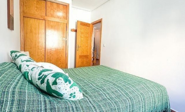 Sale - Apartment / flat -
Torrevieja - Centro