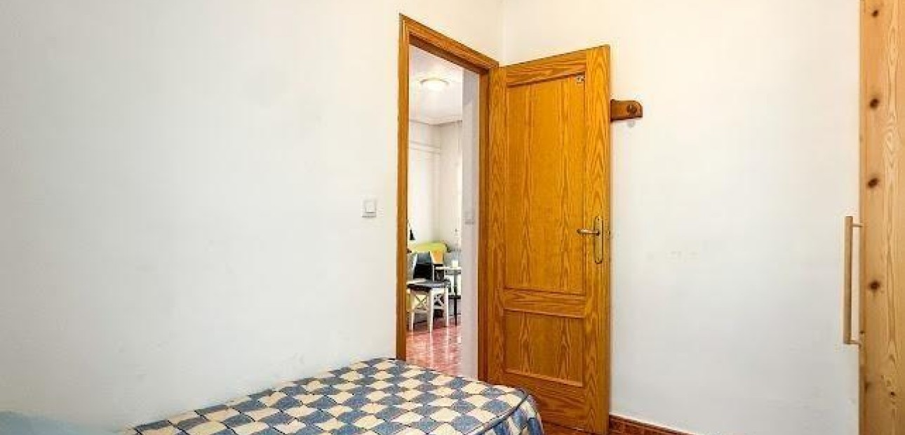 Sale - Apartment / flat -
Torrevieja - Centro