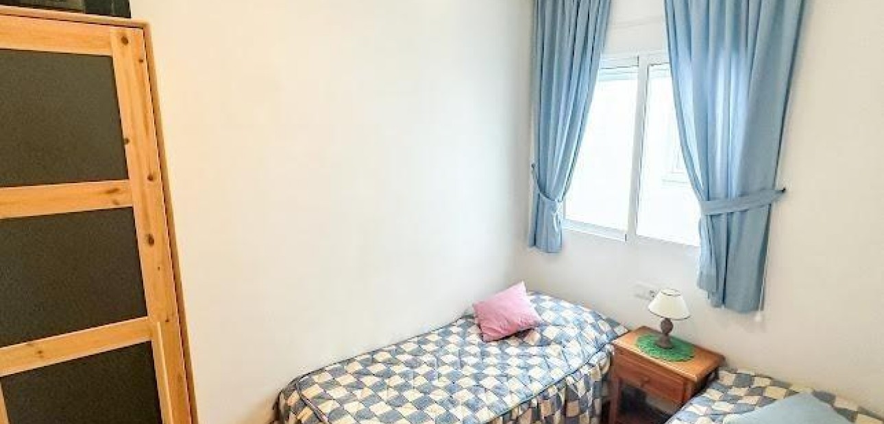 Sale - Apartment / flat -
Torrevieja - Centro