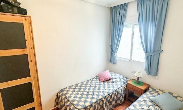 Sale - Apartment / flat -
Torrevieja - Centro