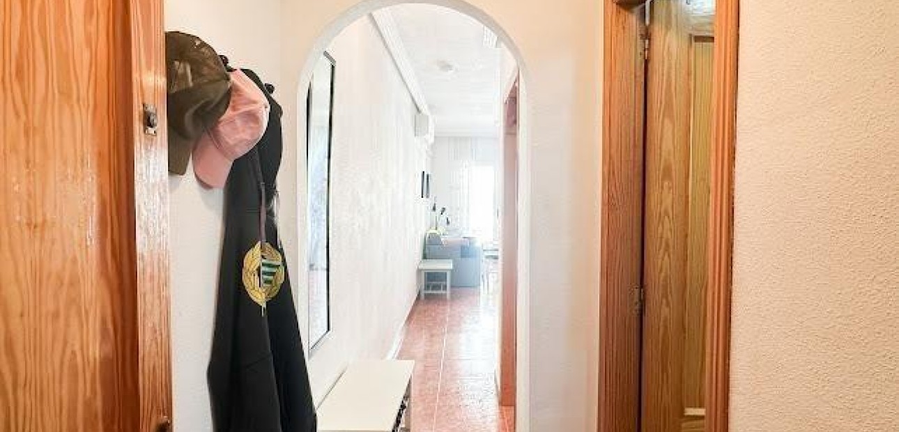 Sale - Apartment / flat -
Torrevieja - Centro