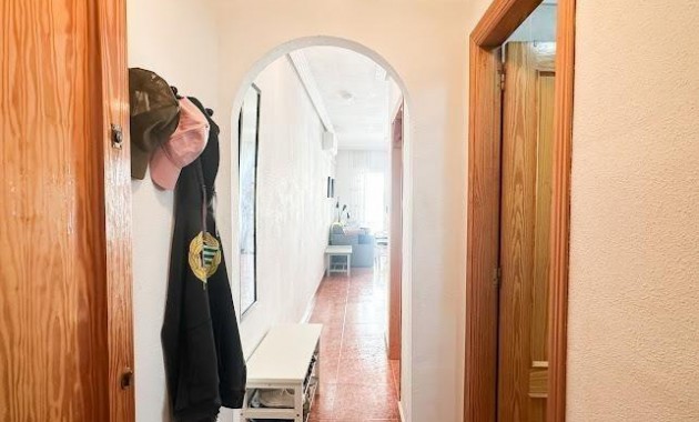 Sale - Apartment / flat -
Torrevieja - Centro