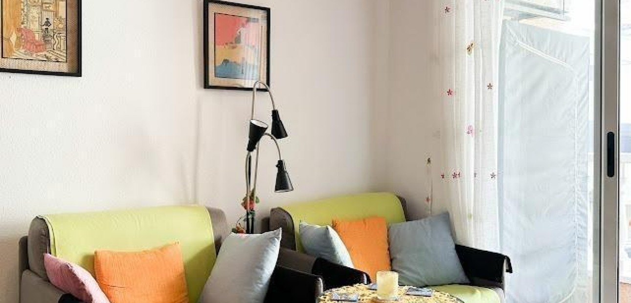 Sale - Apartment / flat -
Torrevieja - Centro