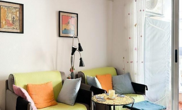 Sale - Apartment / flat -
Torrevieja - Centro