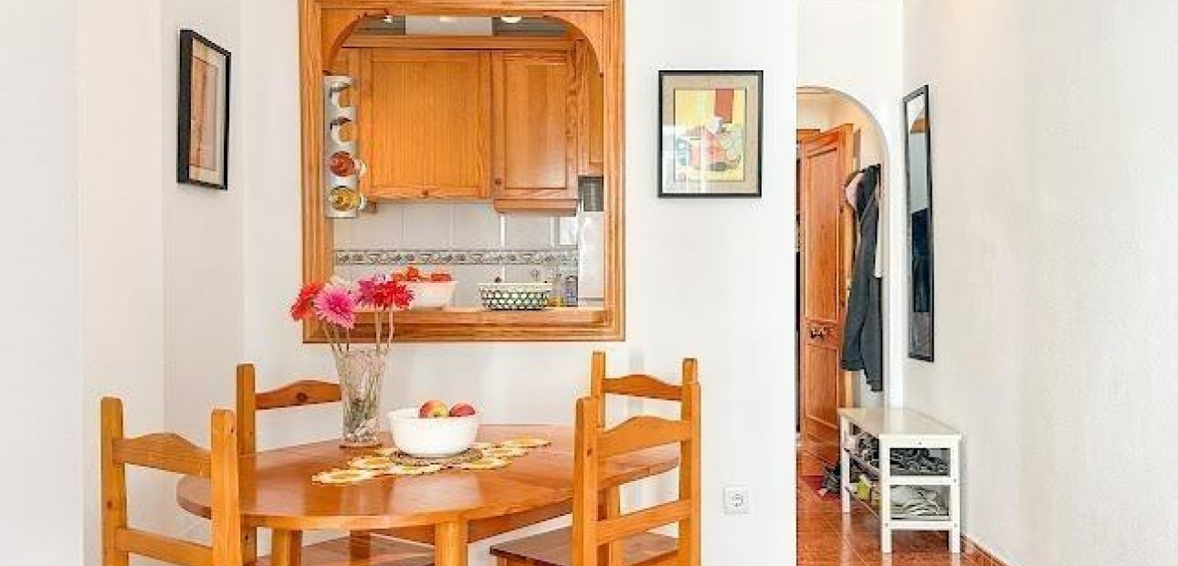 Sale - Apartment / flat -
Torrevieja - Centro