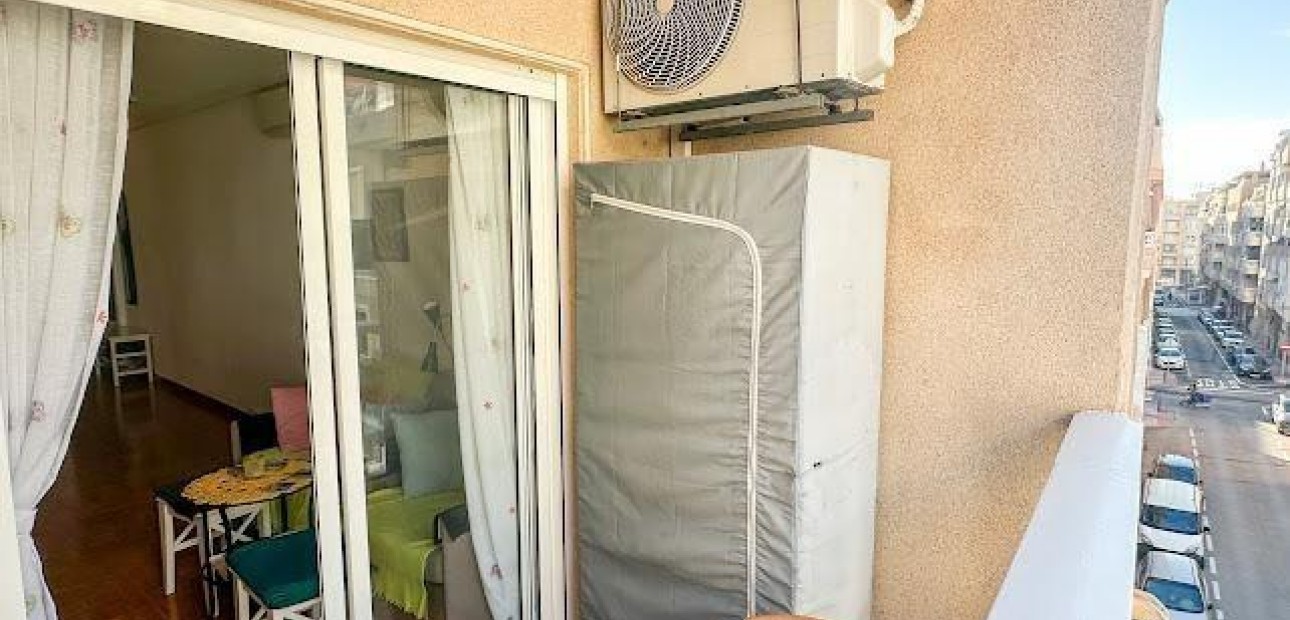 Sale - Apartment / flat -
Torrevieja - Centro