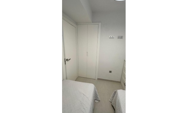 Sale - Apartment / flat -
Torrevieja - Calas Blancas