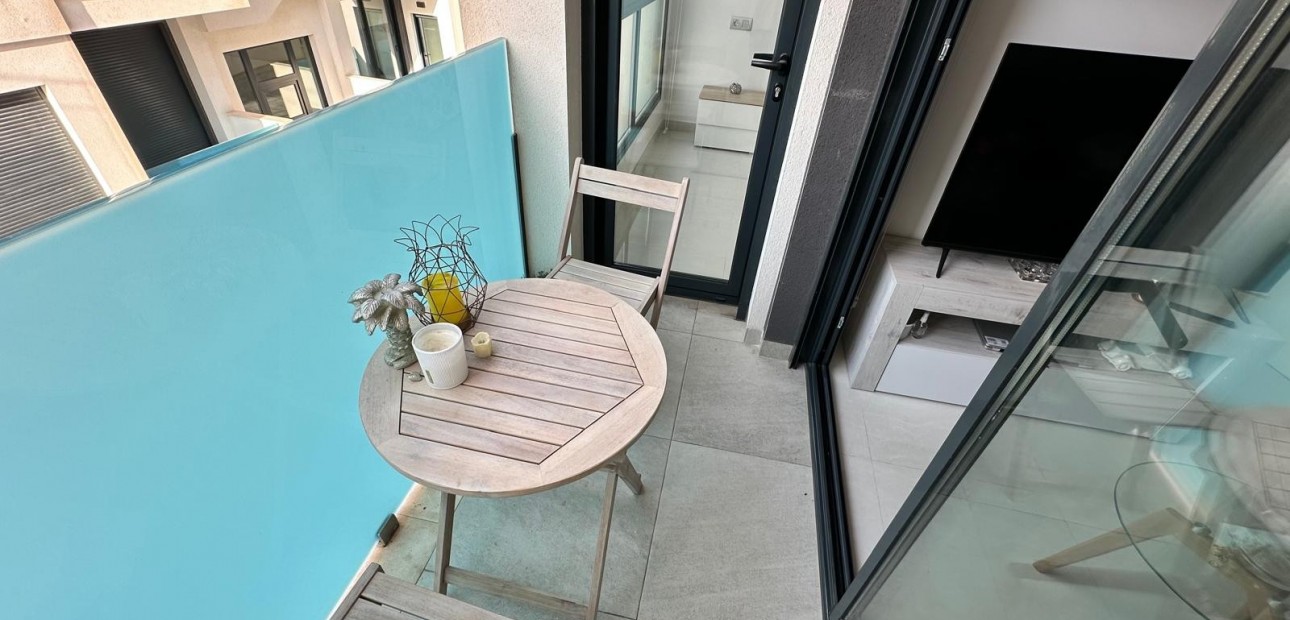 Sale - Apartment / flat -
Torrevieja - Calas Blancas