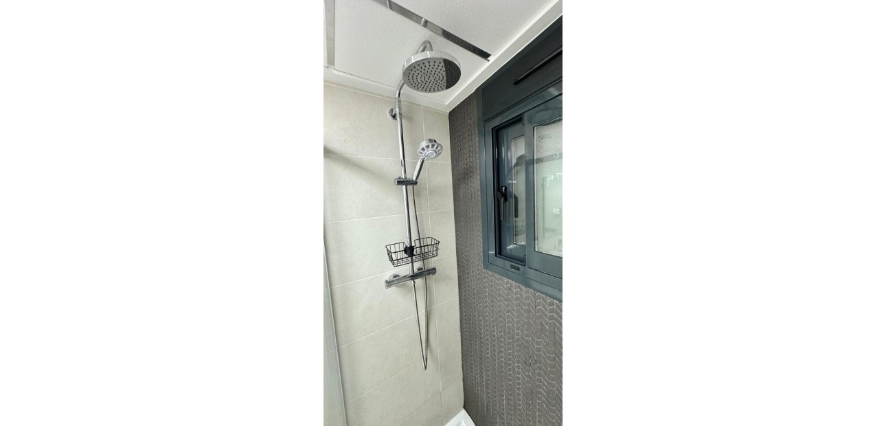 Sale - Apartment / flat -
Torrevieja - Calas Blancas