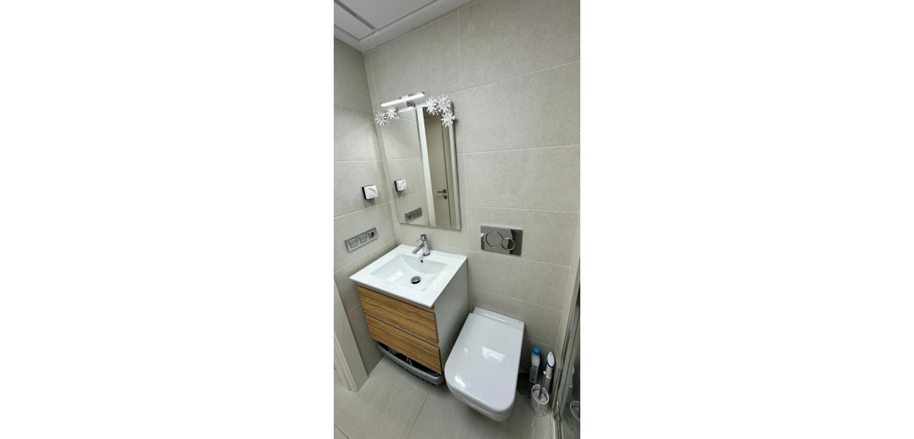 Sale - Apartment / flat -
Torrevieja - Calas Blancas