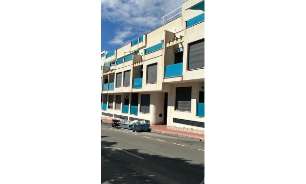 Sale - Apartment / flat -
Torrevieja - Calas Blancas