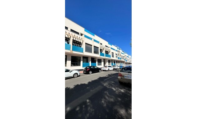 Sale - Apartment / flat -
Torrevieja - Calas Blancas