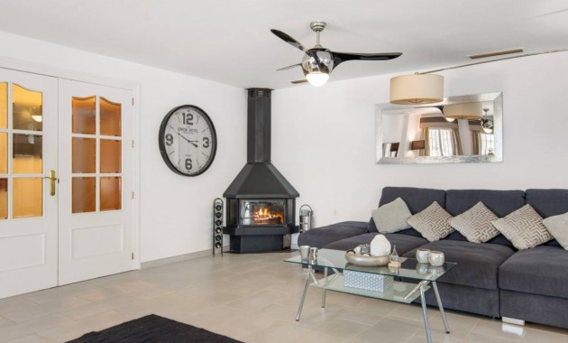 Venta - Finca / Country Property -
Catral