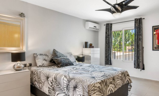 Venta - Finca / Country Property -
Catral