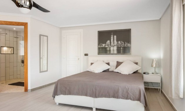 Venta - Finca / Country Property -
Catral