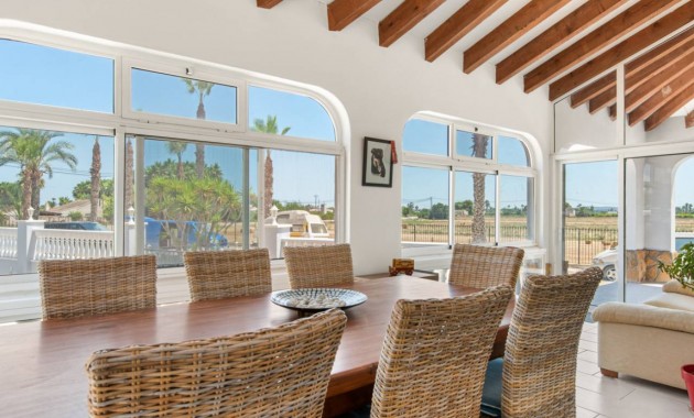 Venta - Finca / Country Property -
Catral