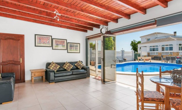 Venta - Finca / Country Property -
Catral