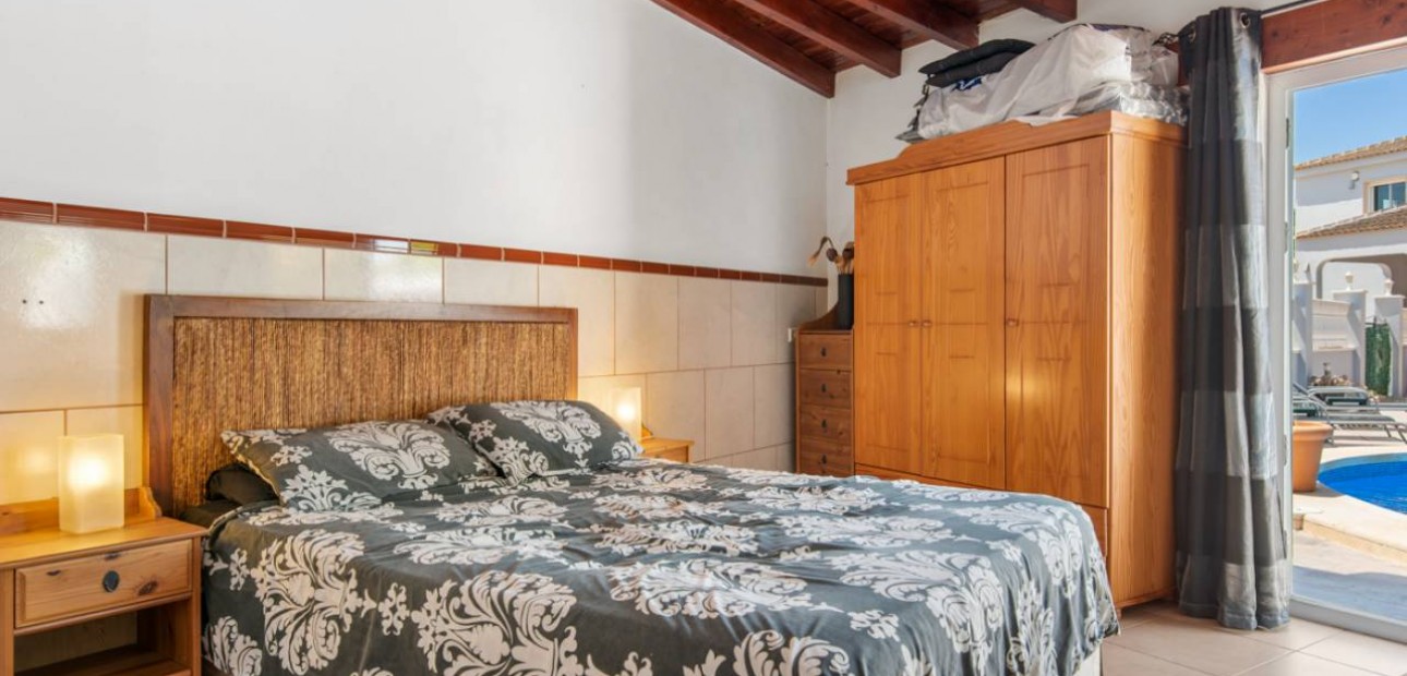 Venta - Finca / Country Property -
Catral