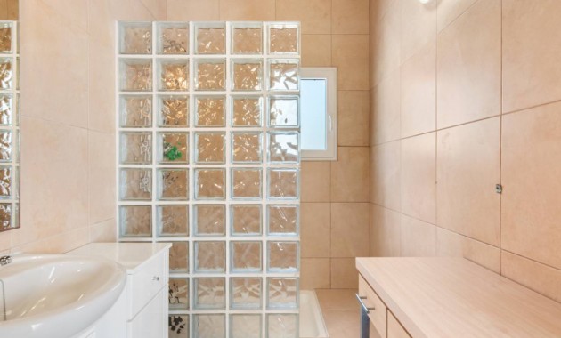 Venta - Finca / Country Property -
Catral