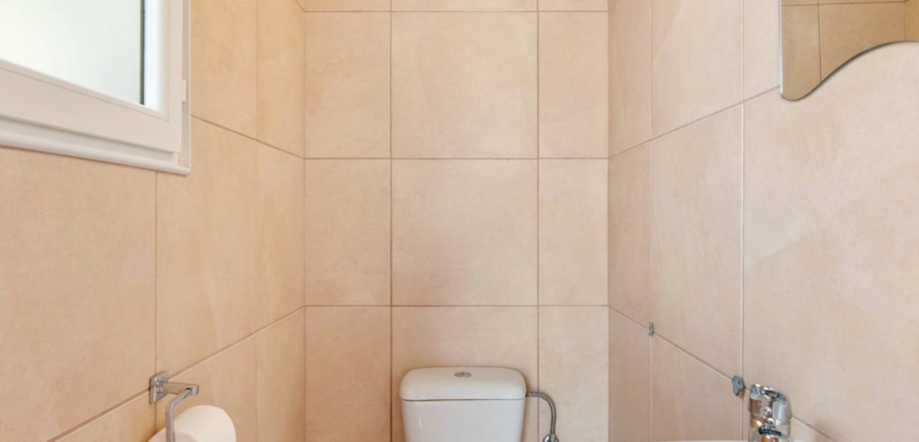 Venta - Finca / Country Property -
Catral