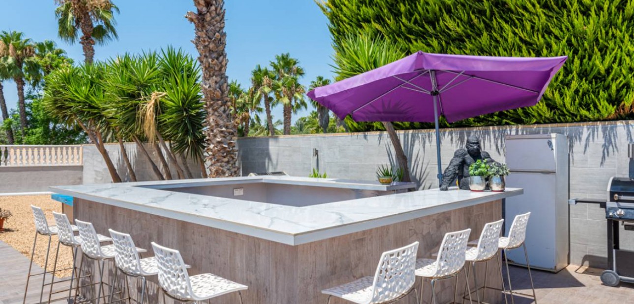 Venta - Finca / Country Property -
Catral