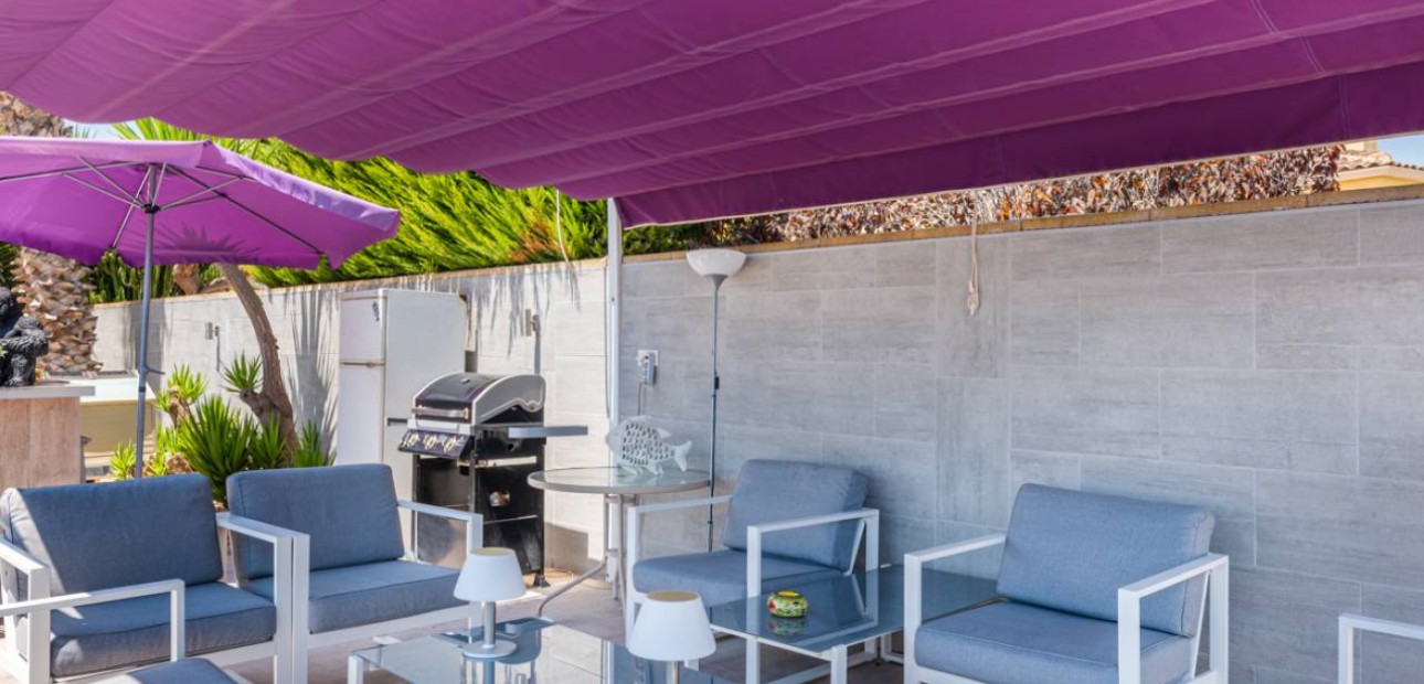 Venta - Finca / Country Property -
Catral