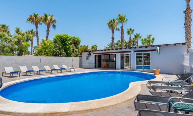 Venta - Finca / Country Property -
Catral