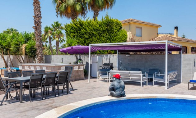 Venta - Finca / Country Property -
Catral