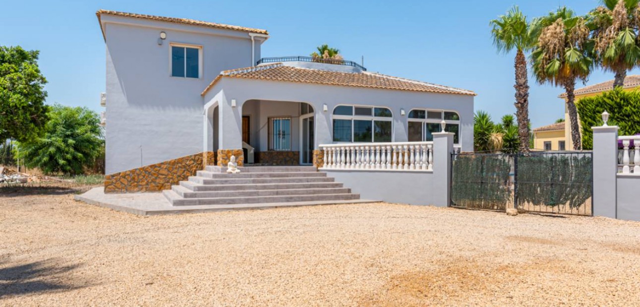 Venta - Finca / Country Property -
Catral