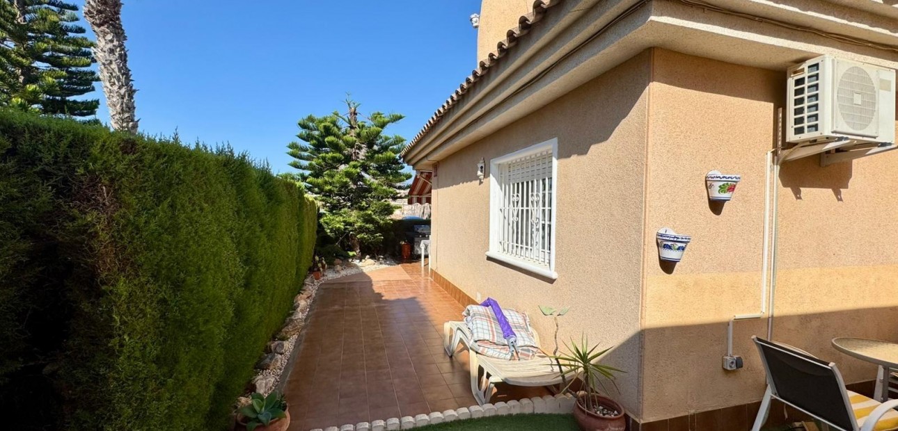 Venta - Villa -
Torrevieja - Los altos
