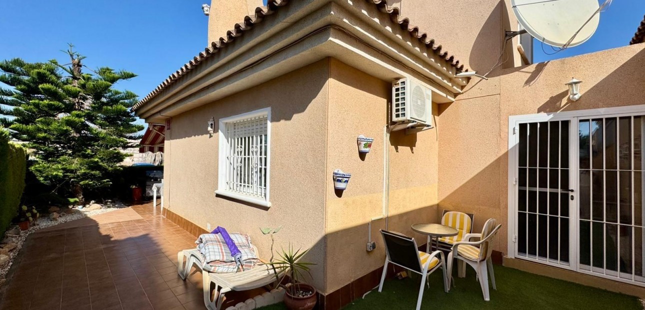 Venta - Villa -
Torrevieja - Los altos
